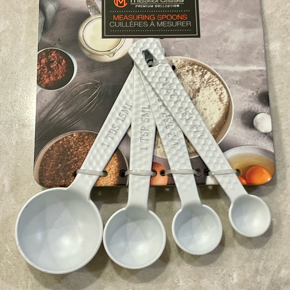 NEW Measuring spoons, white steel textured measuring spoons, kitchen utensils!